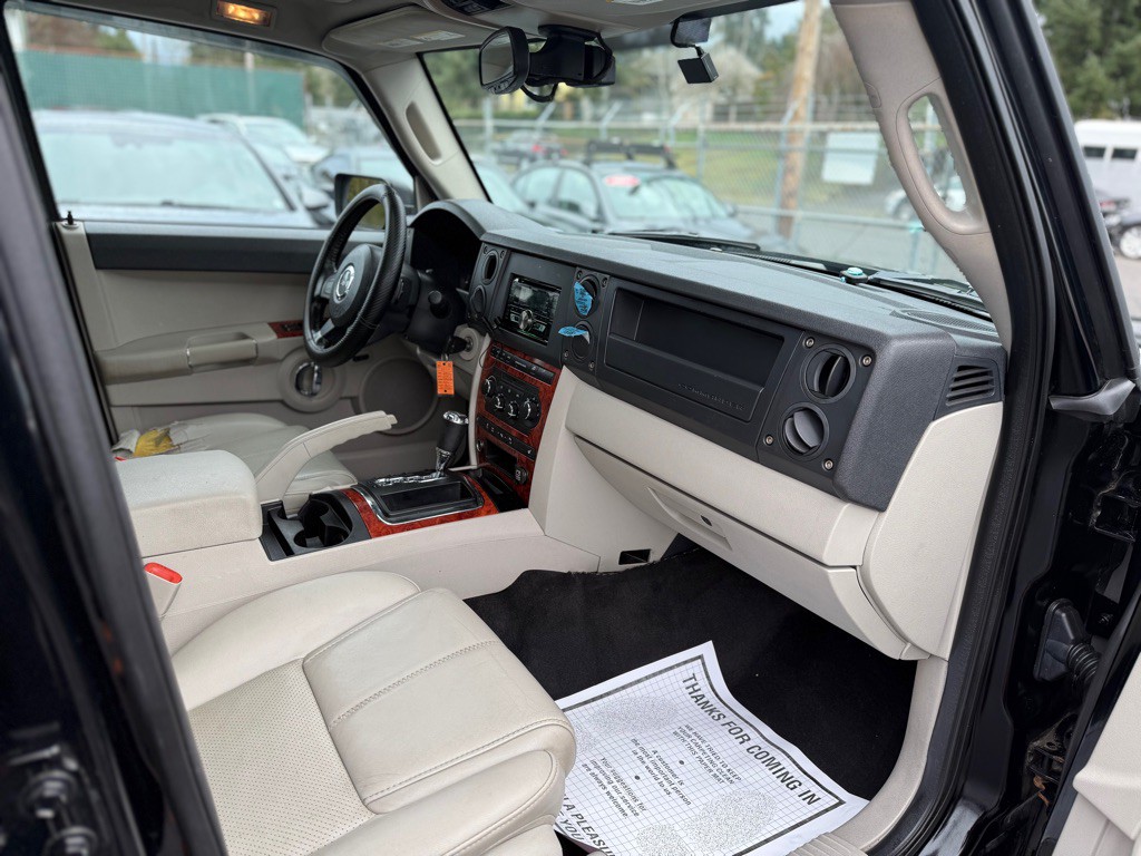 2006 Jeep Commander Image 16