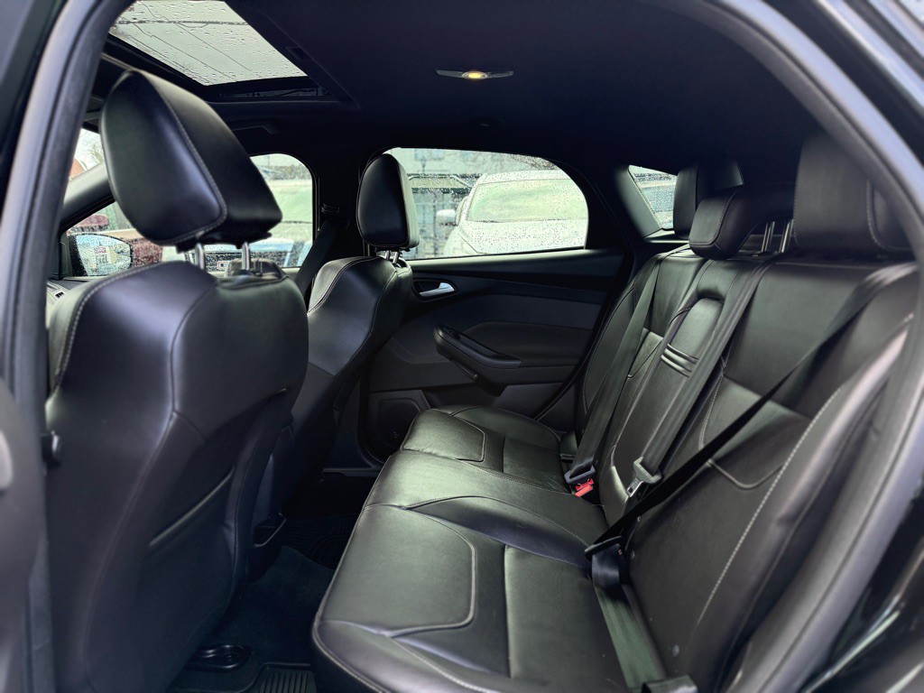 2015 Ford Focus Image 12