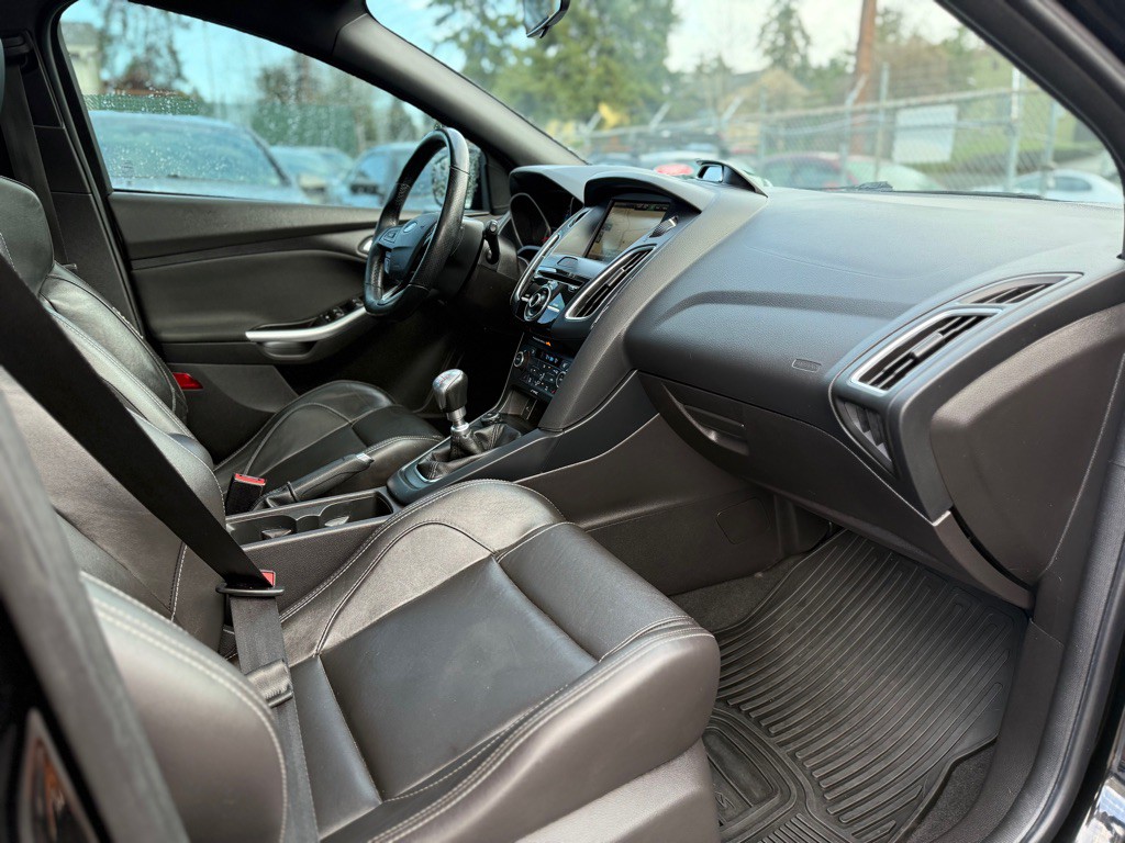 2015 Ford Focus Image 16