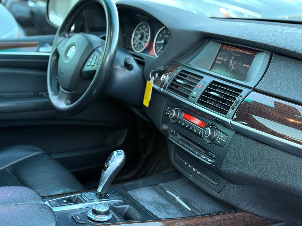 2008 BMW X5 Image 17