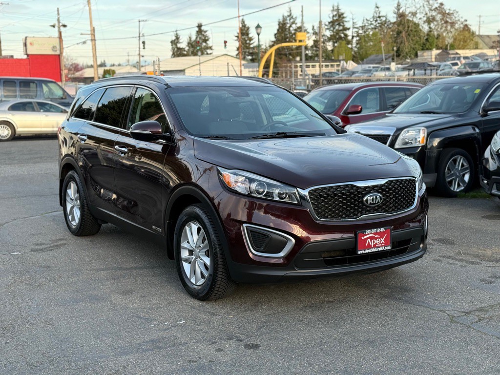 2016 Kia Sorento Image 2