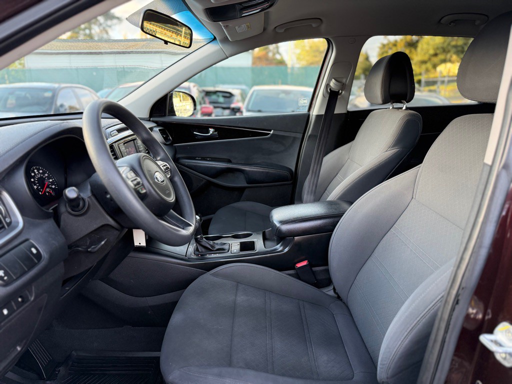 2016 Kia Sorento Image 9