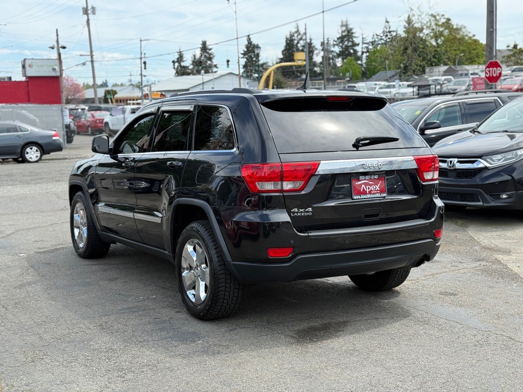 2011 Jeep Grand Cherokee Image 5