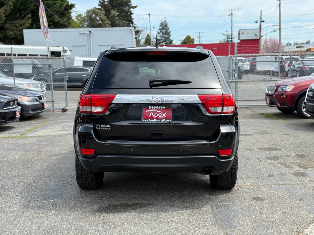 2011 Jeep Grand Cherokee Image 6
