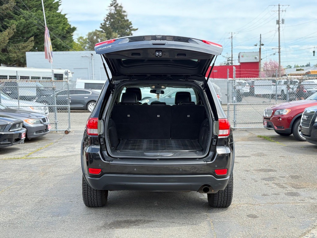 2011 Jeep Grand Cherokee Image 7