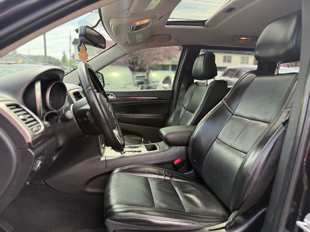 2011 Jeep Grand Cherokee Image 9