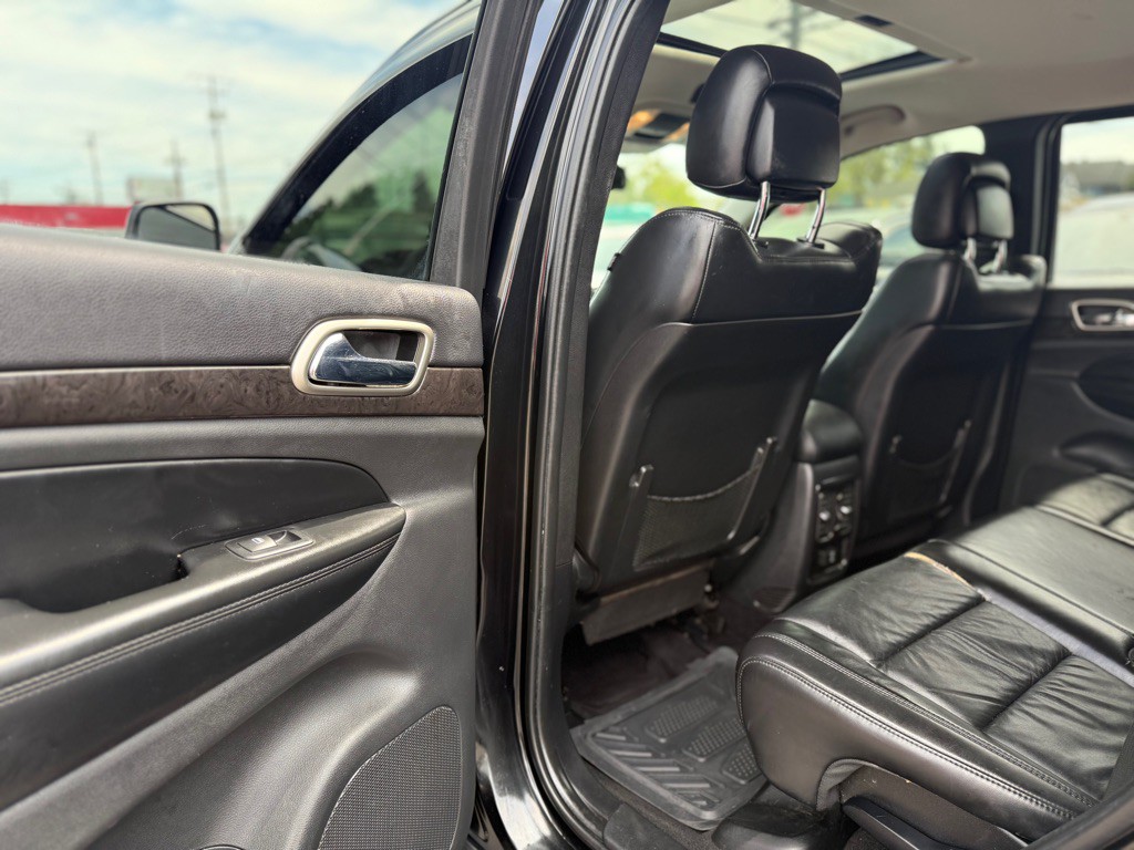 2011 Jeep Grand Cherokee Image 12