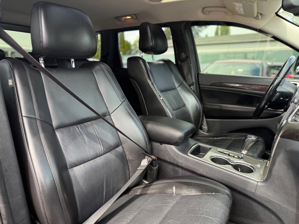 2011 Jeep Grand Cherokee Image 17