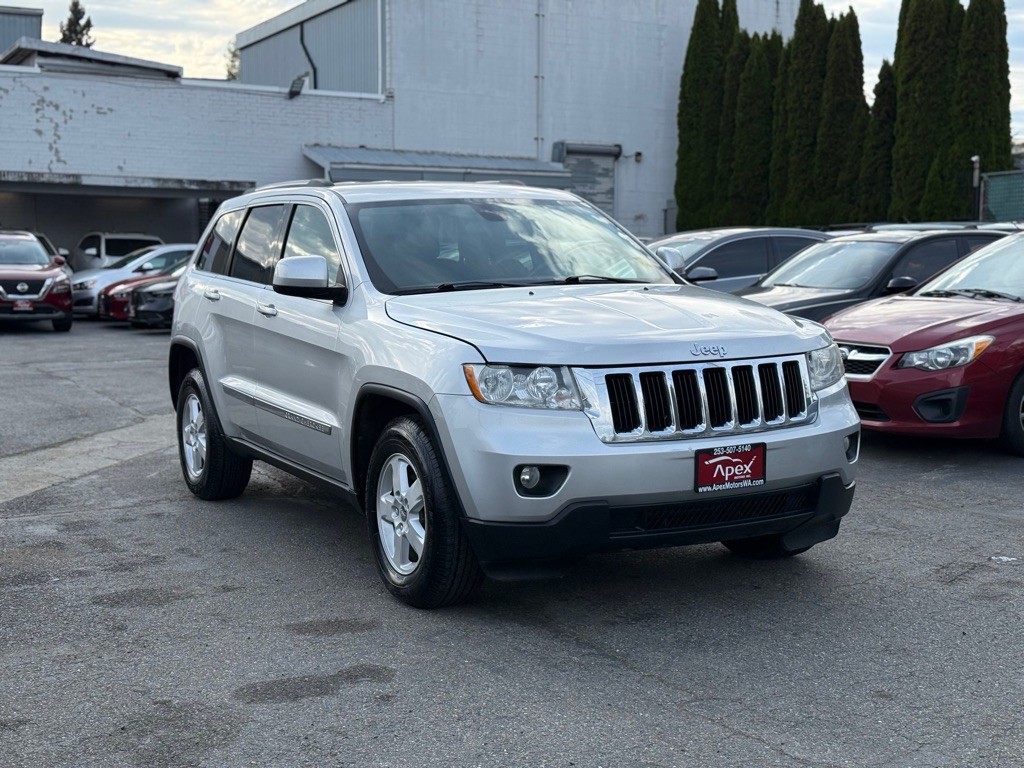 2011 Jeep Grand Cherokee Image 2