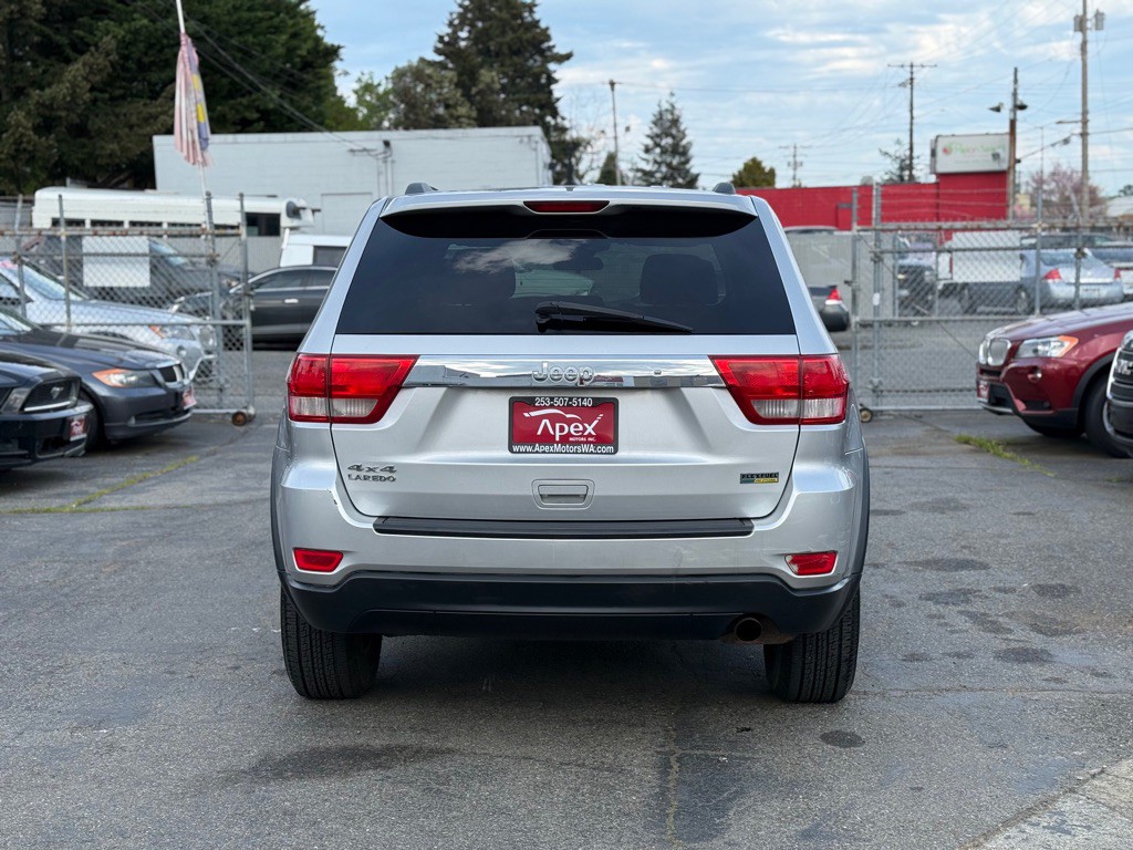 2011 Jeep Grand Cherokee Image 6