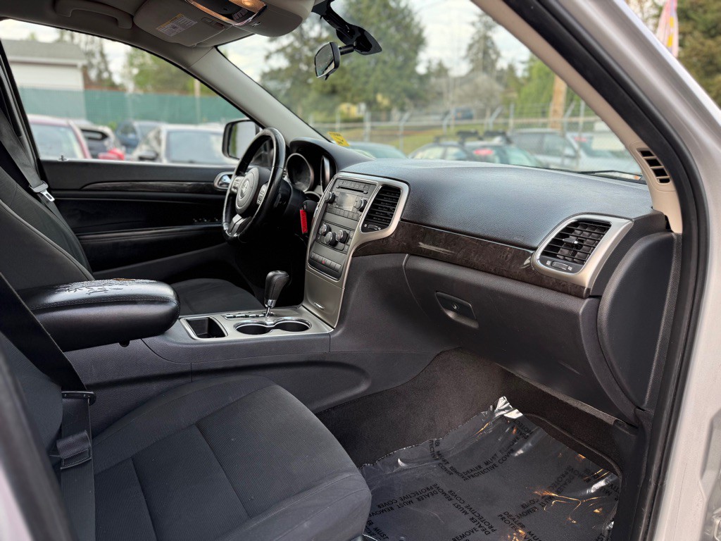 2011 Jeep Grand Cherokee Image 14