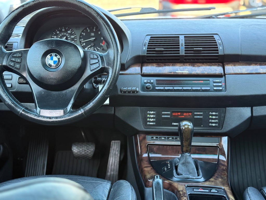 2005 BMW X5 Image 13