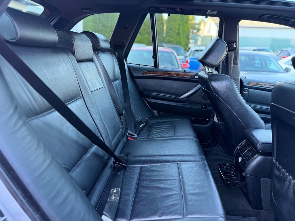 2005 BMW X5 Image 18