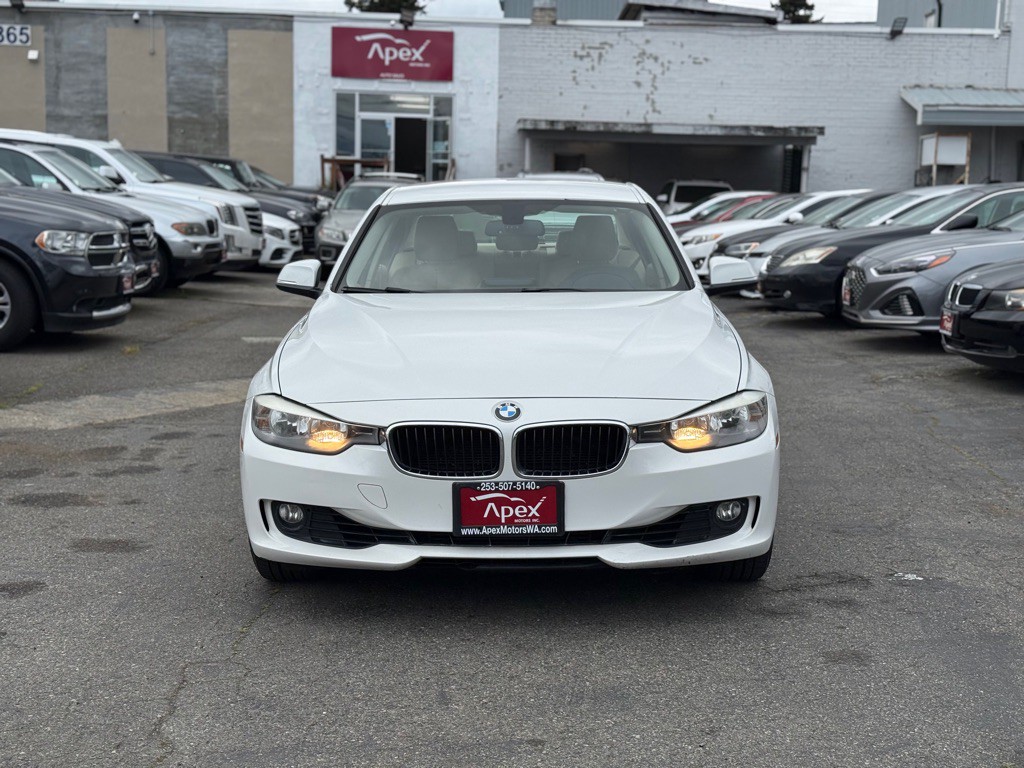 2013 BMW 3 Series Image 3