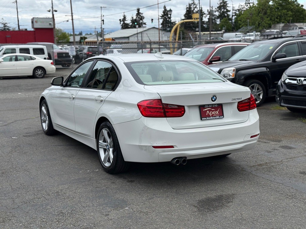 2013 BMW 3 Series Image 5