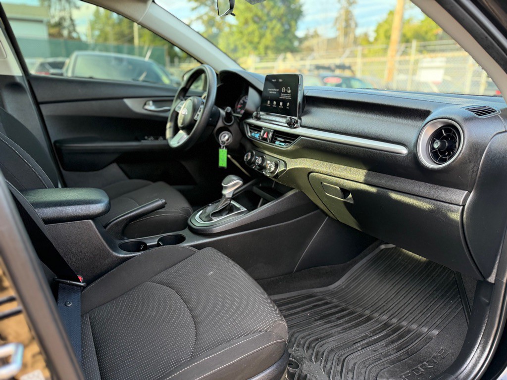 2021 Kia Forte Image 15