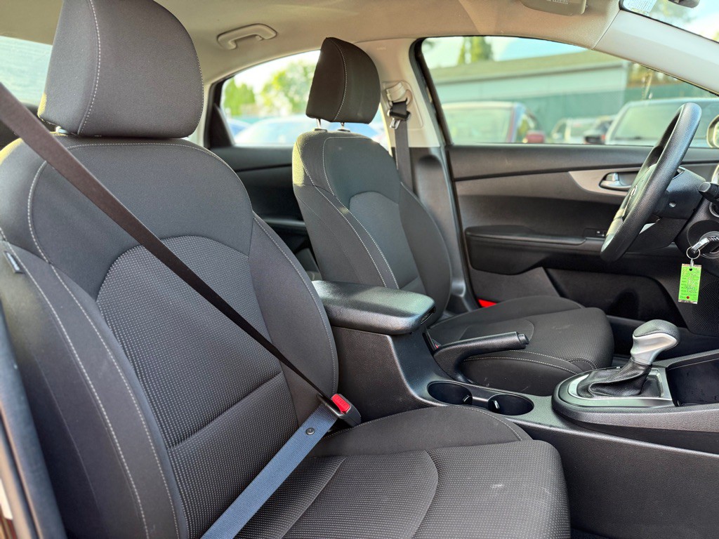 2021 Kia Forte Image 16