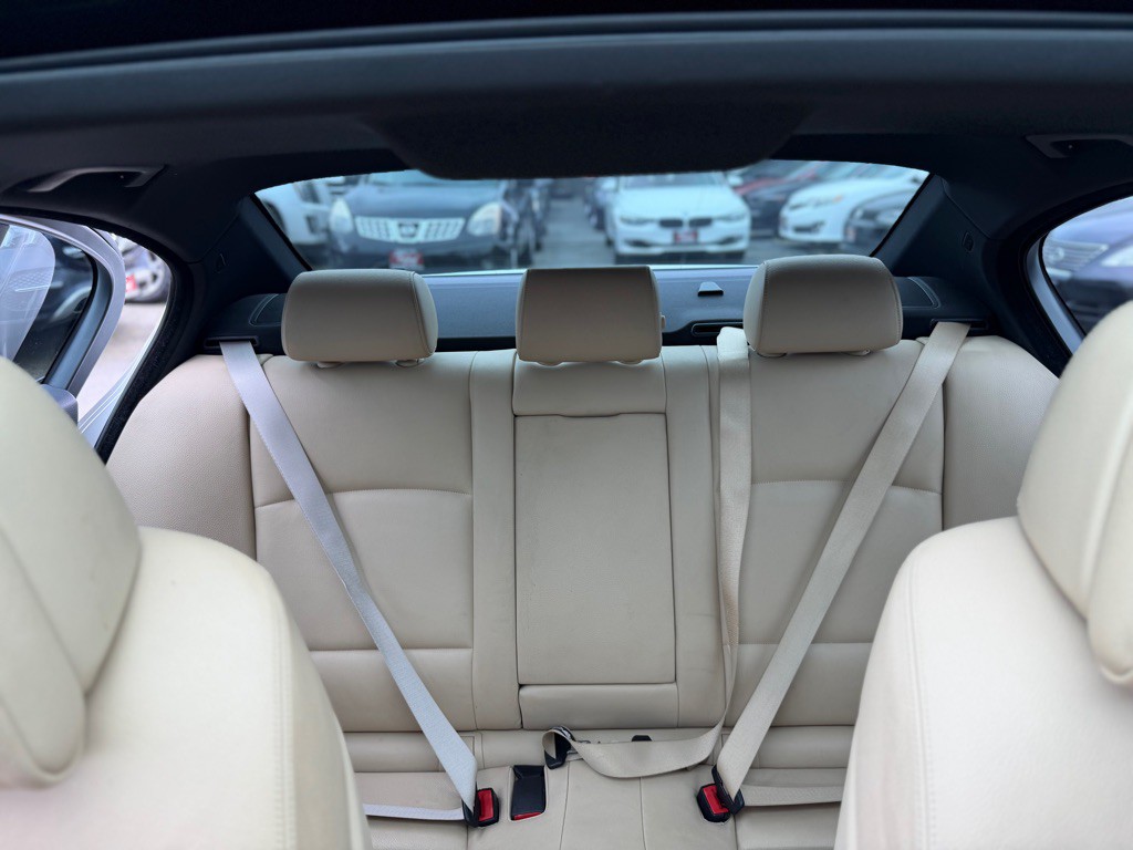 2011 BMW 5 Series Image 13