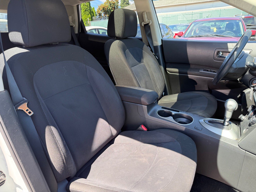 2013 Nissan Rogue Image 16