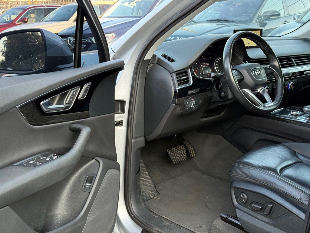 2017 Audi Q7 Image 8