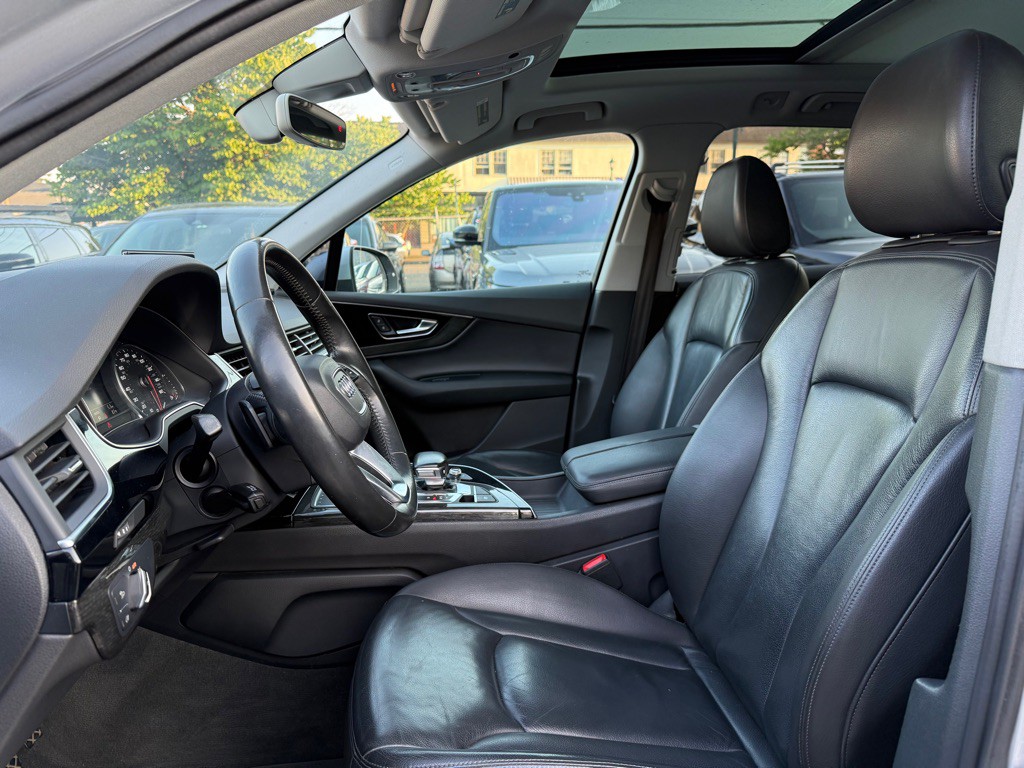 2017 Audi Q7 Image 9