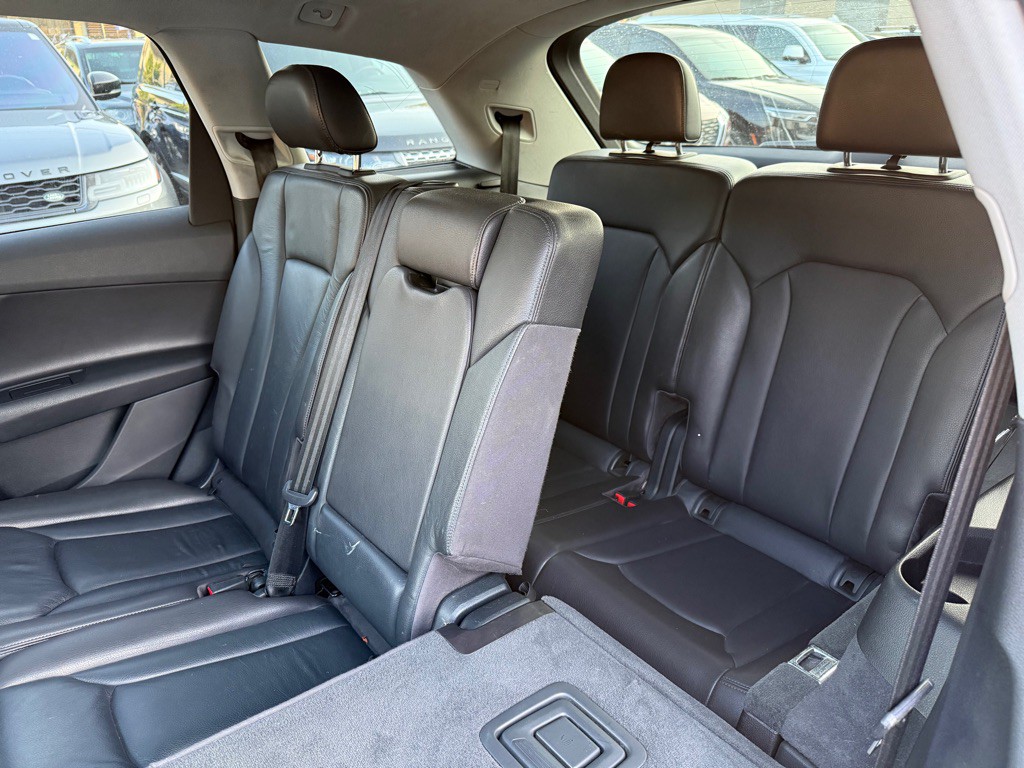 2017 Audi Q7 Image 12