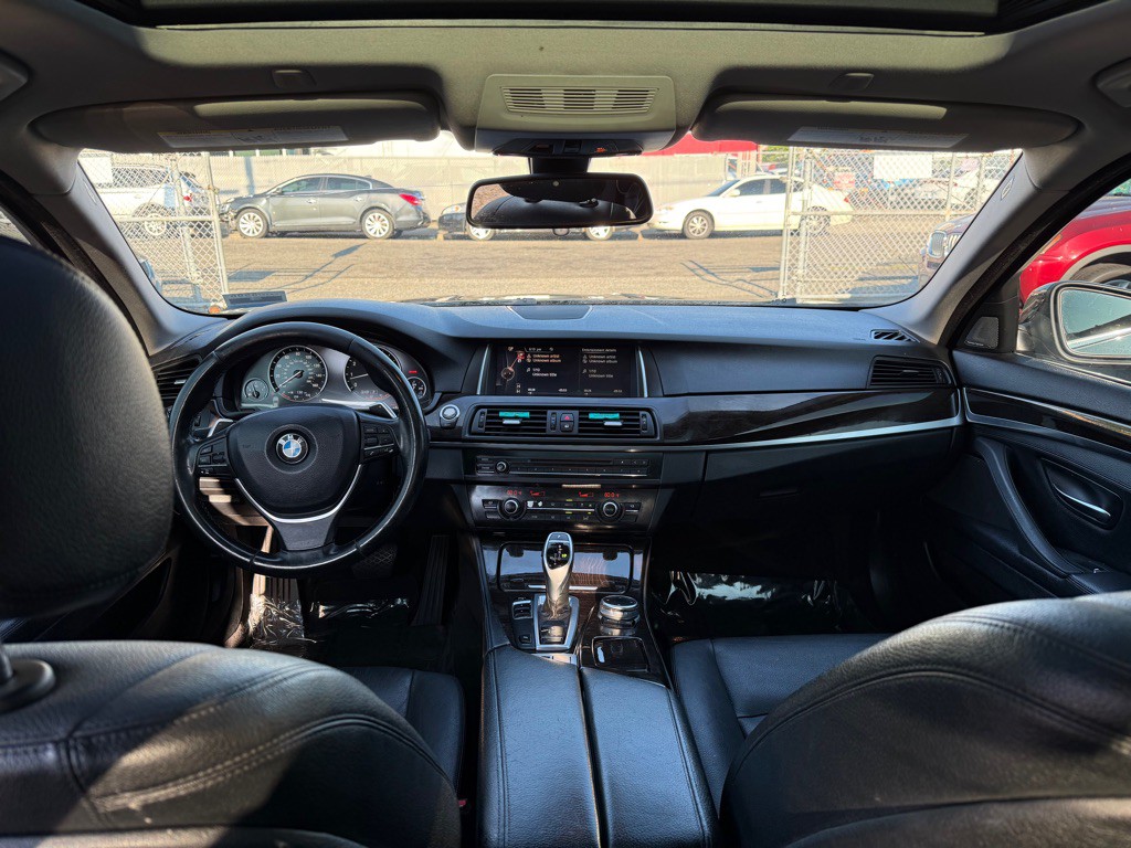 2016 BMW 5 Series Image 13