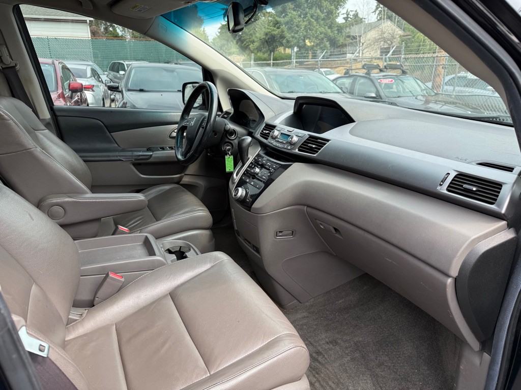 2013 Honda Odyssey Image 16