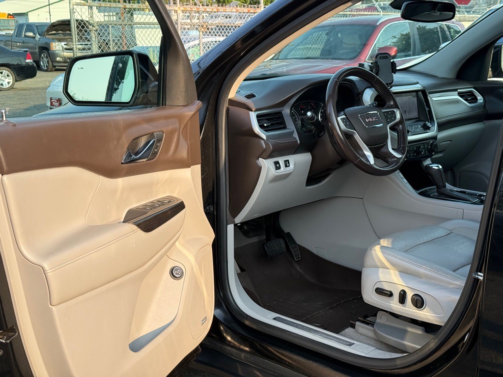 2018 GMC Acadia Image 8