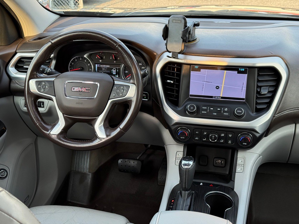 2018 GMC Acadia Image 16