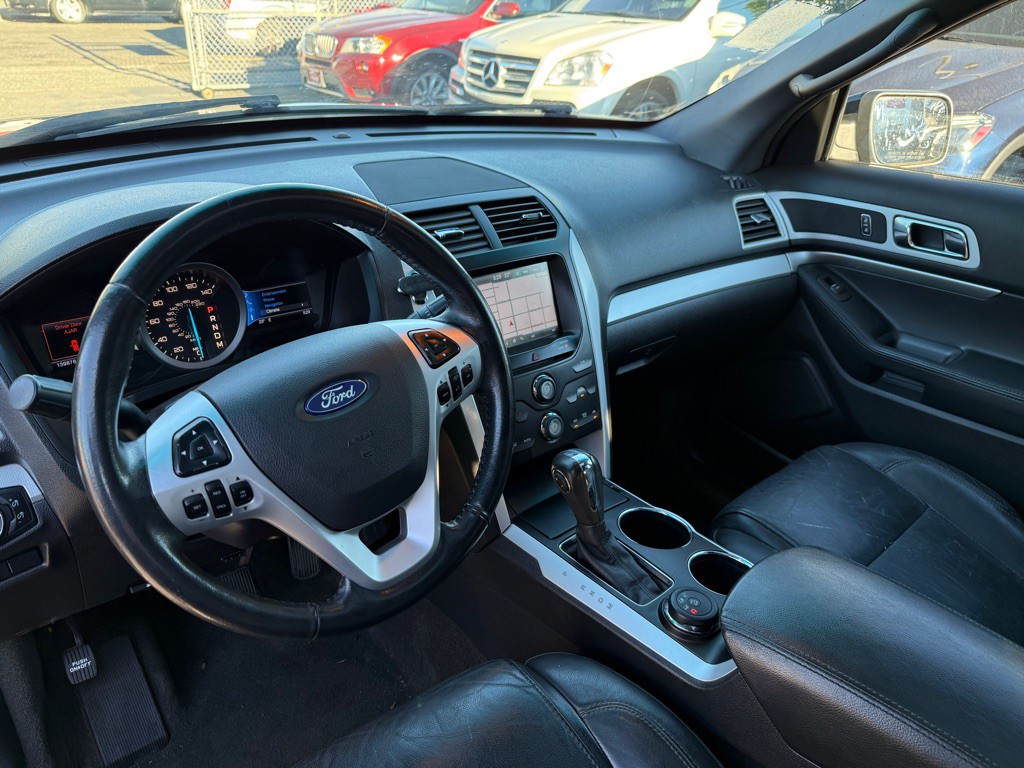 2013 Ford Explorer Image 10