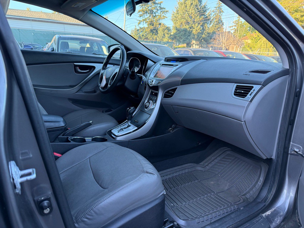 2011 Hyundai Elantra Image 15