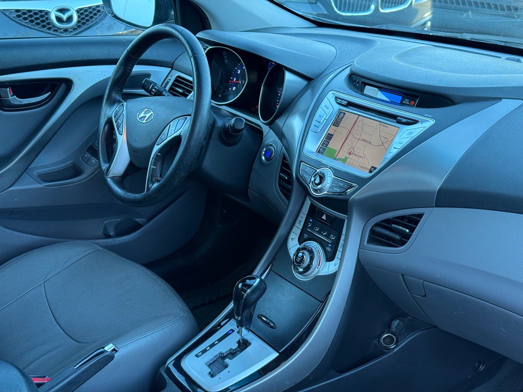 2011 Hyundai Elantra Image 17
