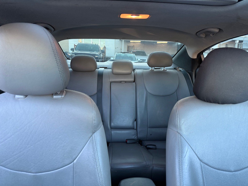 2011 Hyundai Elantra Image 18