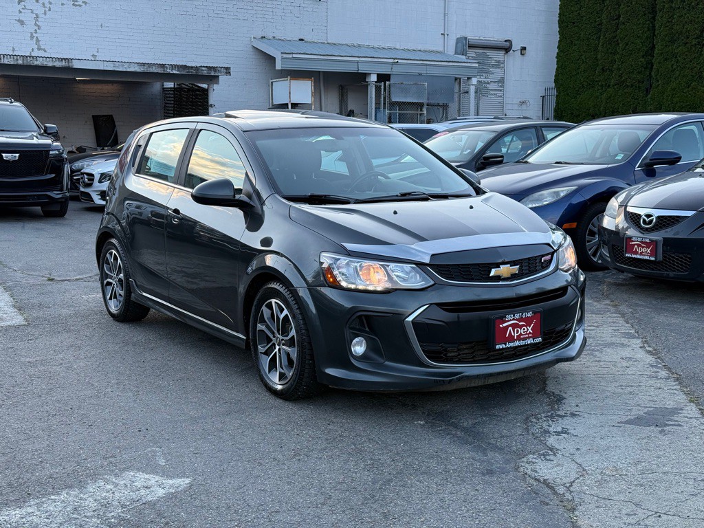 2017 Chevrolet Sonic Image 2