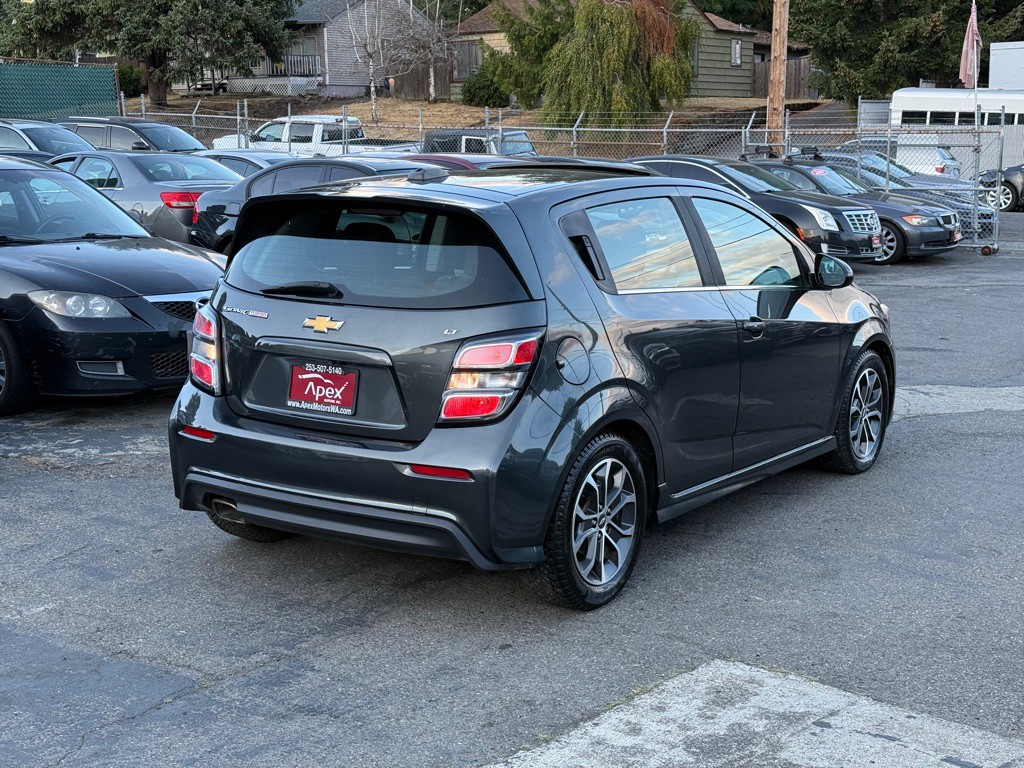 2017 Chevrolet Sonic Image 4