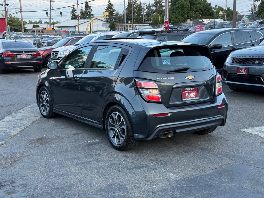 2017 Chevrolet Sonic Image 5