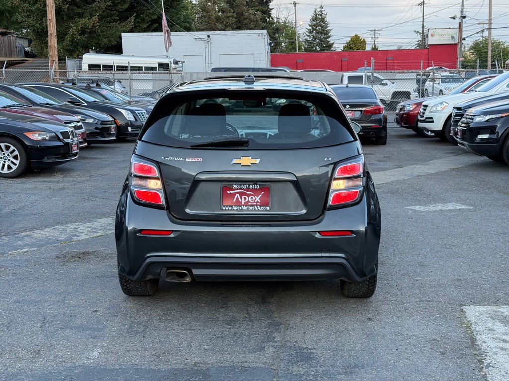 2017 Chevrolet Sonic Image 6