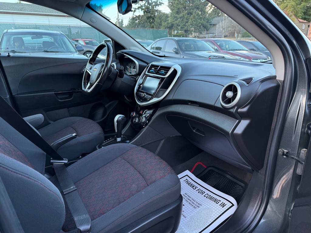 2017 Chevrolet Sonic Image 14