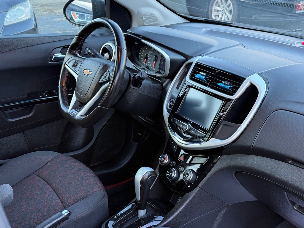 2017 Chevrolet Sonic Image 16