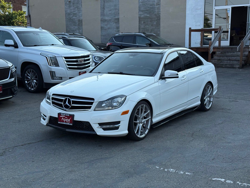 2014 Mercedes-Benz C-Class Image 1