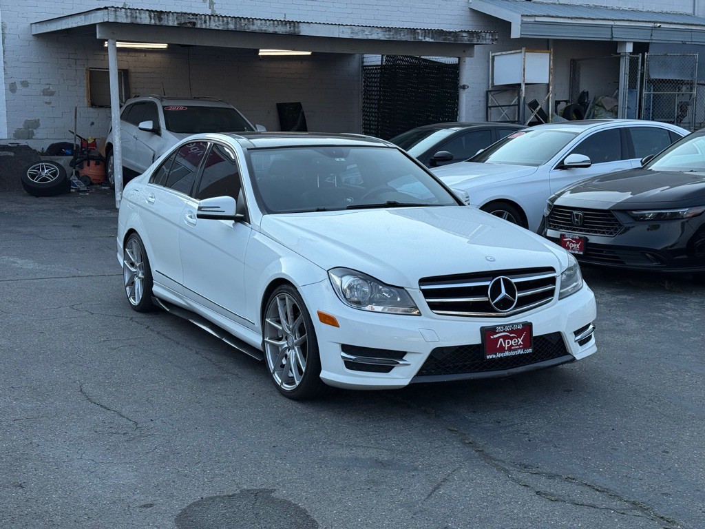 2014 Mercedes-Benz C-Class Image 2