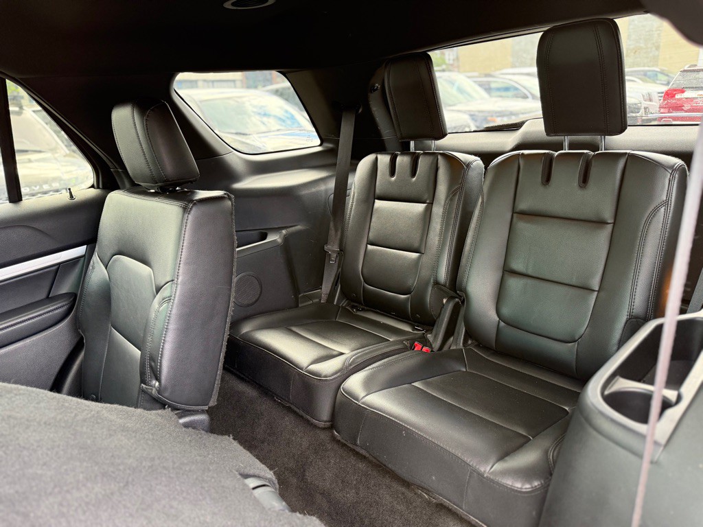 2016 Ford Explorer Image 12