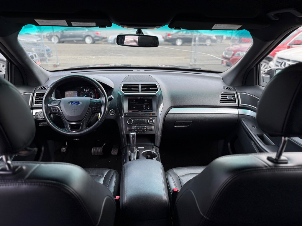 2016 Ford Explorer Image 13