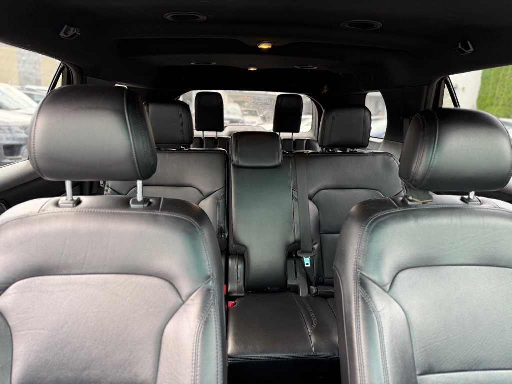 2016 Ford Explorer Image 18