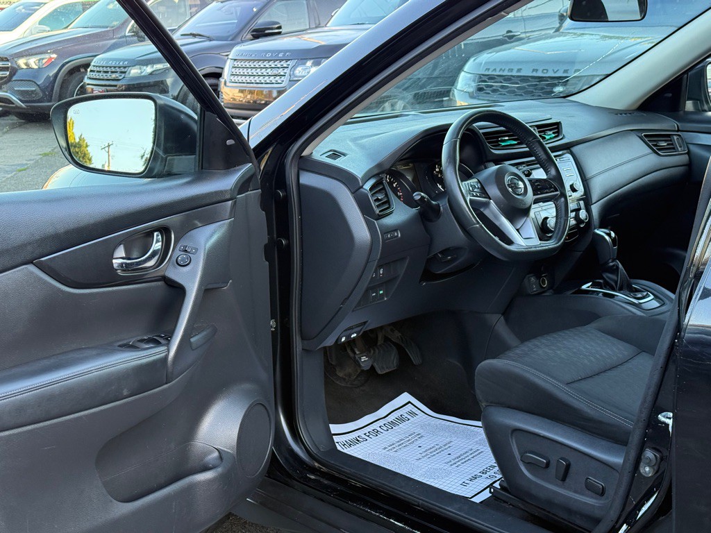 2017 Nissan Rogue Image 8