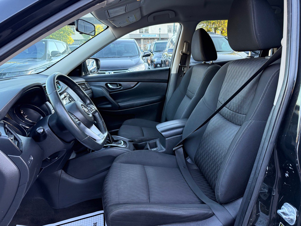 2017 Nissan Rogue Image 9