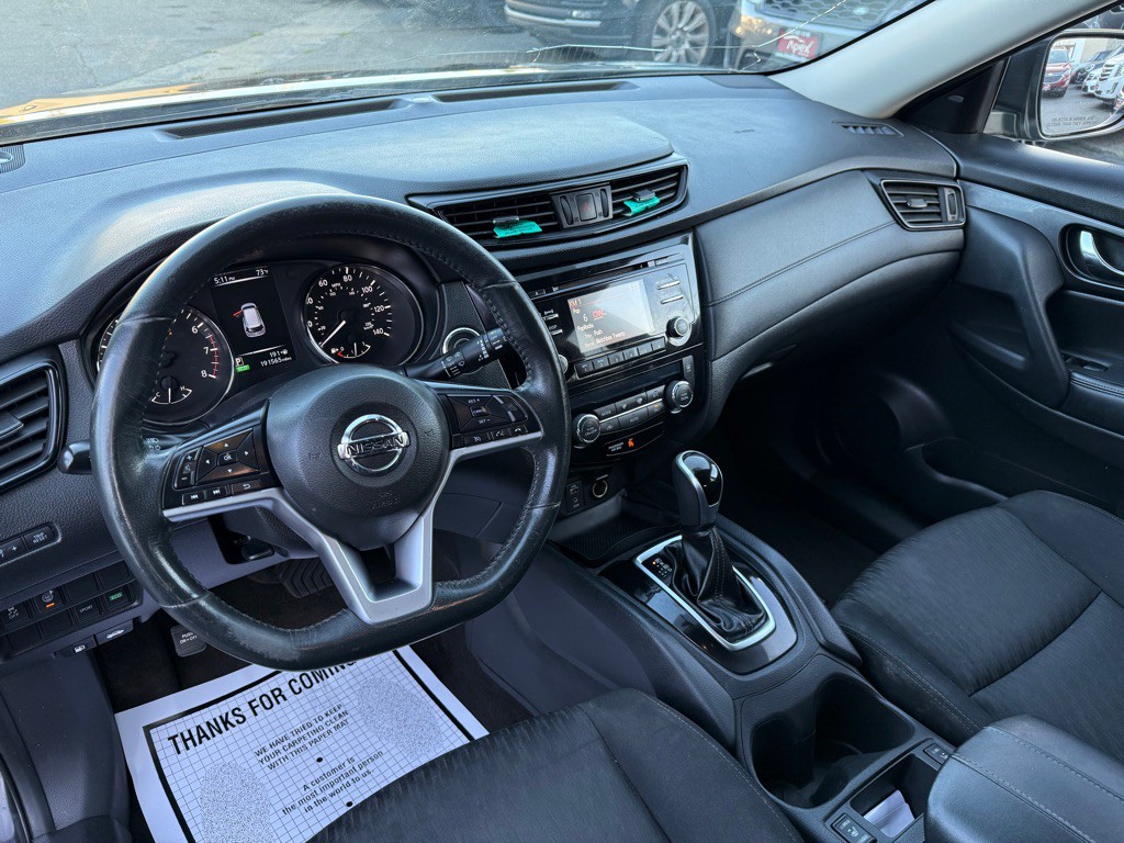 2017 Nissan Rogue Image 10