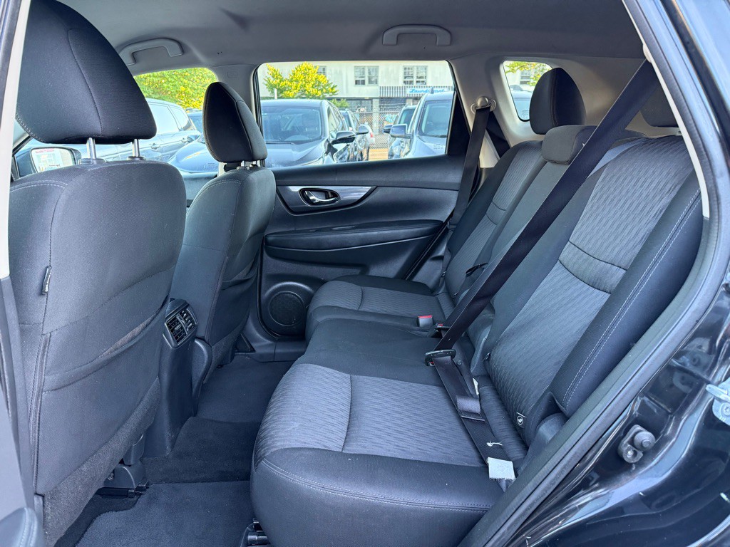 2017 Nissan Rogue Image 11