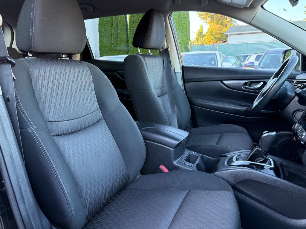 2017 Nissan Rogue Image 15